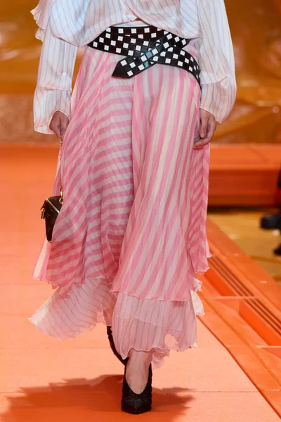 Look 17